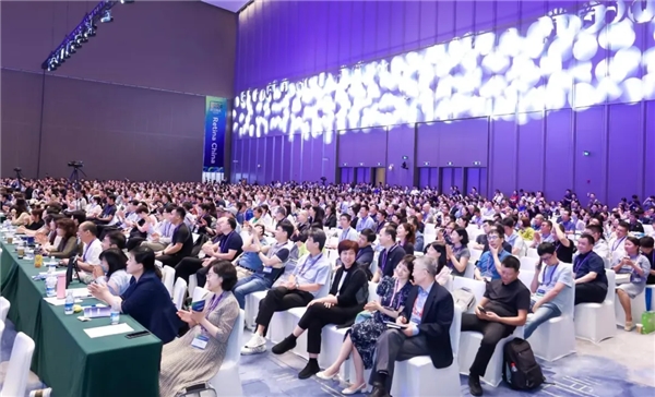讲话现场.jpg